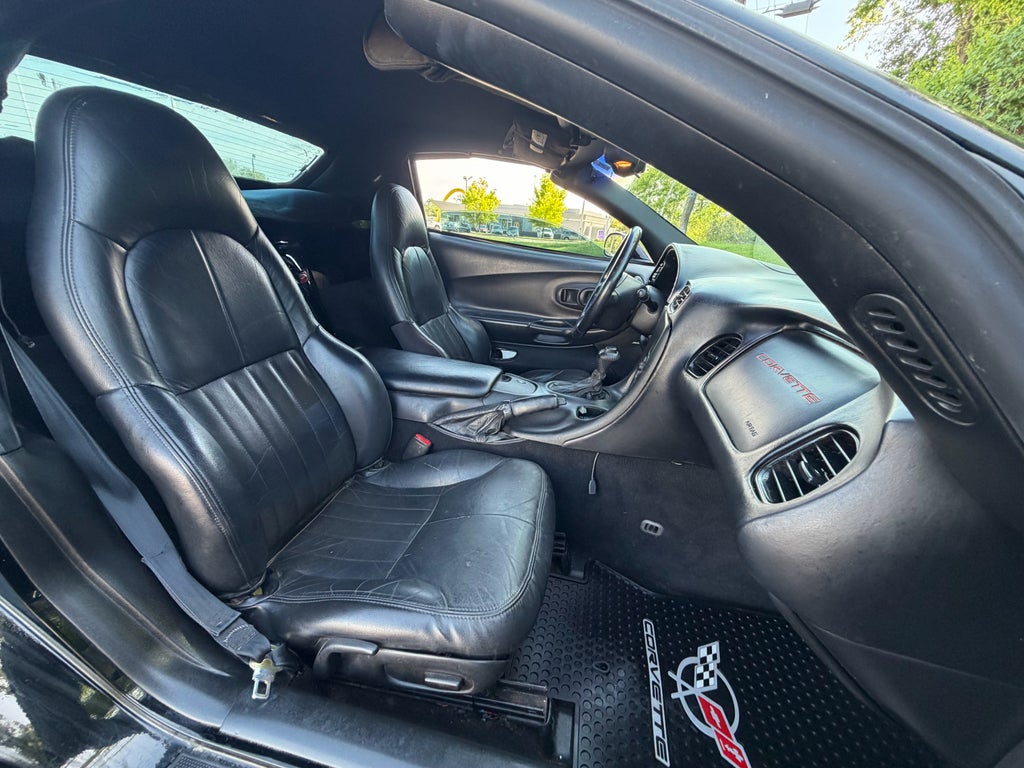 2000 Chevrolet Corvette Base