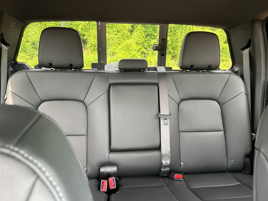 2025 Chevrolet Colorado WT/LT