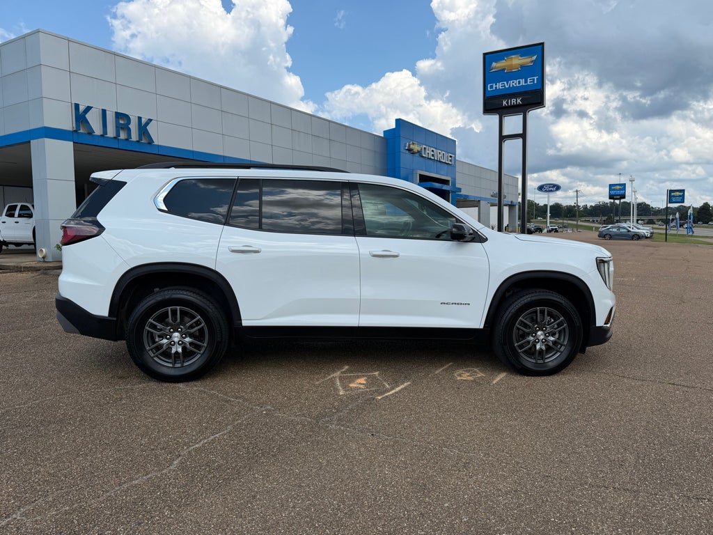 2025 GMC Acadia Elevation