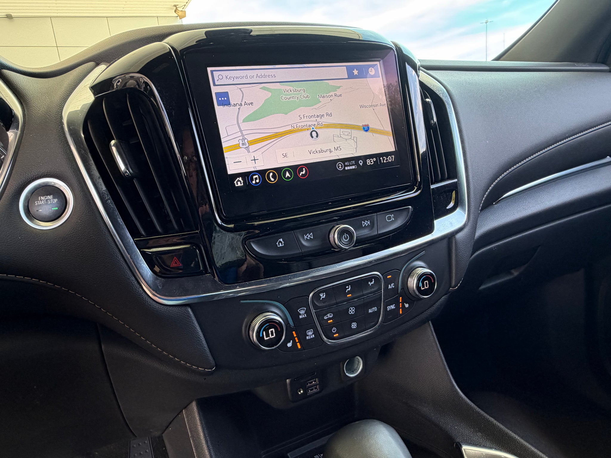2023 Chevrolet Traverse LT Leather