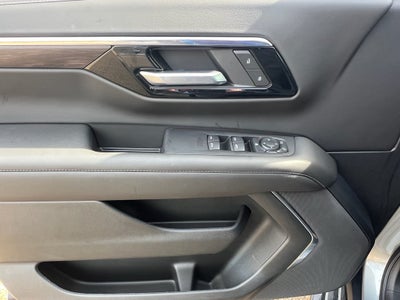 2025 Chevrolet Suburban LS