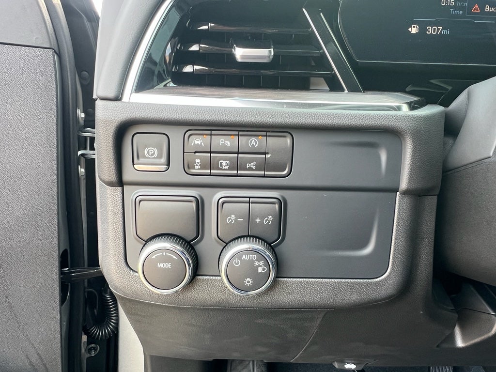 2025 Chevrolet Suburban LS