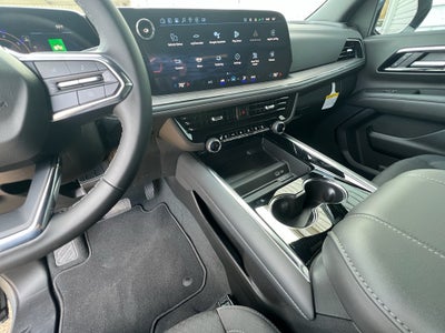 2025 Chevrolet Suburban LS