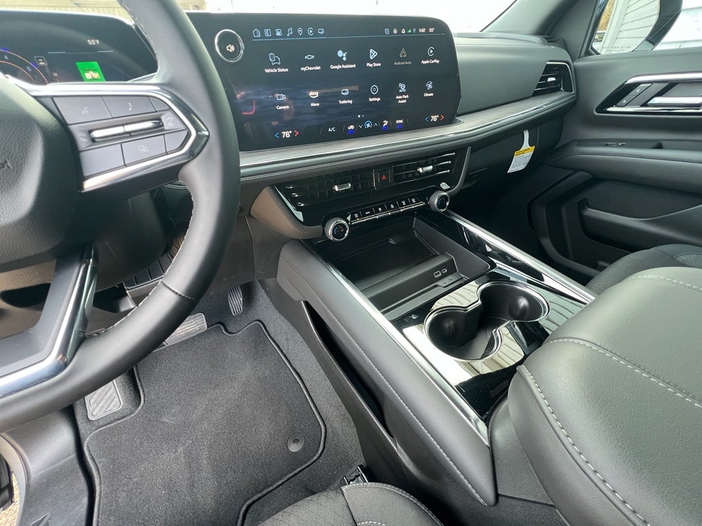 2025 Chevrolet Suburban LS