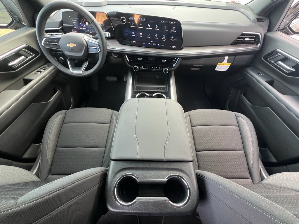 2025 Chevrolet Suburban LS