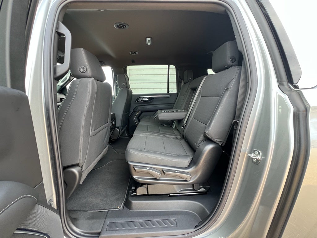 2025 Chevrolet Suburban LS