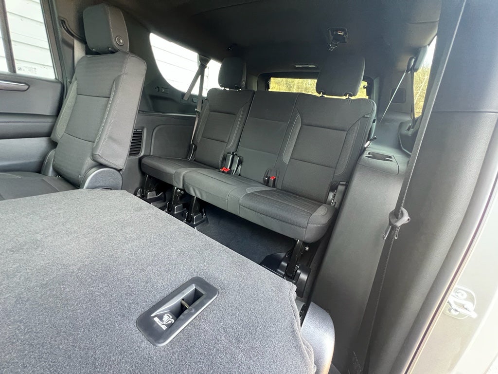 2025 Chevrolet Suburban LS