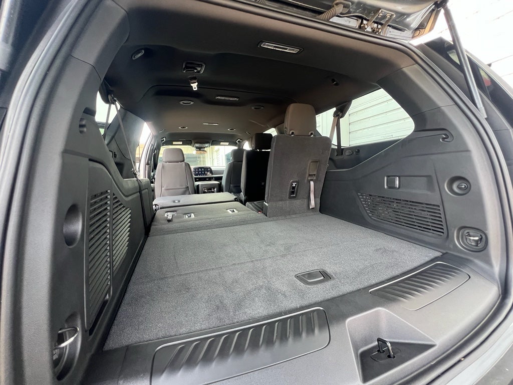 2025 Chevrolet Suburban LS