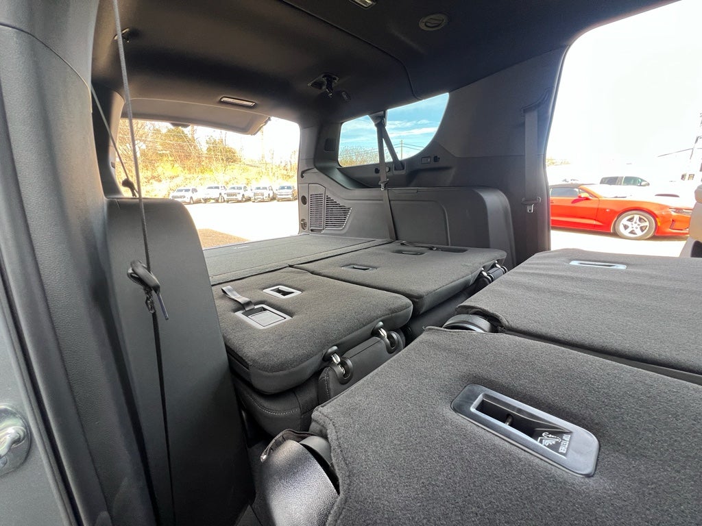 2025 Chevrolet Suburban LS