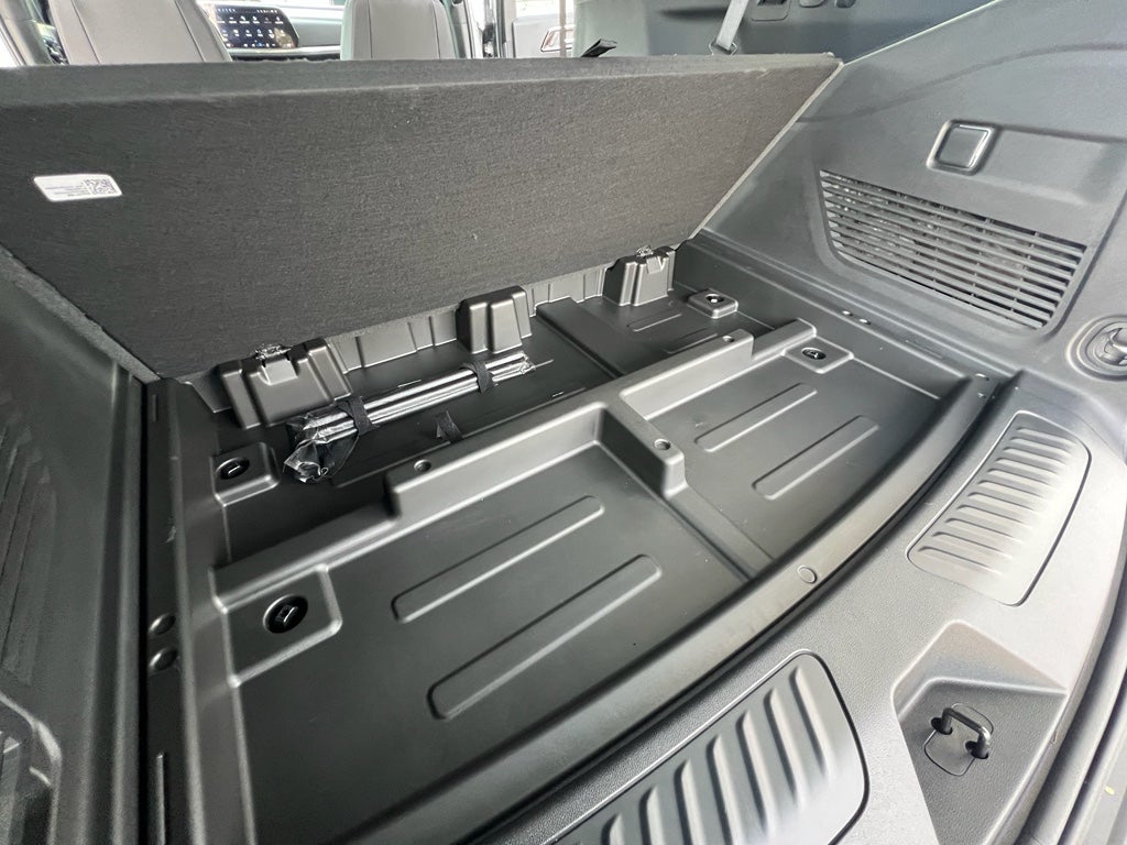 2025 Chevrolet Suburban LS