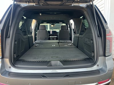 2025 Chevrolet Suburban LS