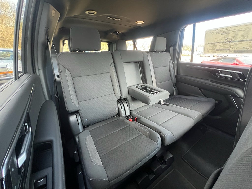 2025 Chevrolet Suburban LS