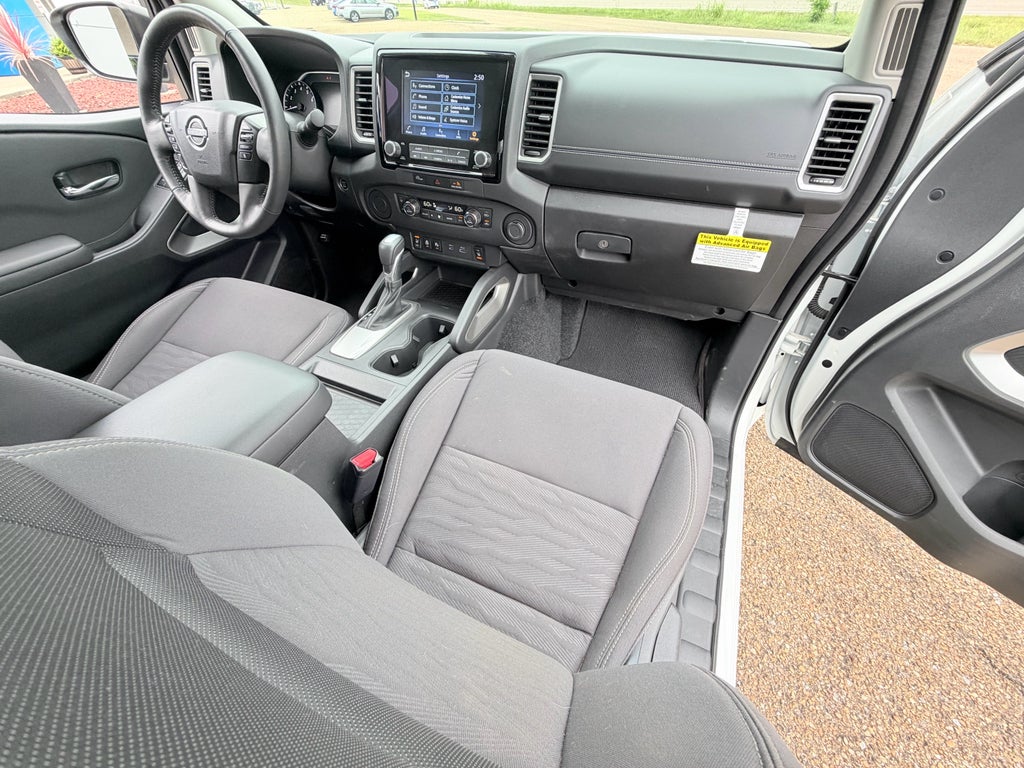 2024 Nissan Frontier SV
