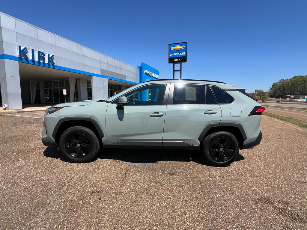 2022 Toyota RAV4 XLE