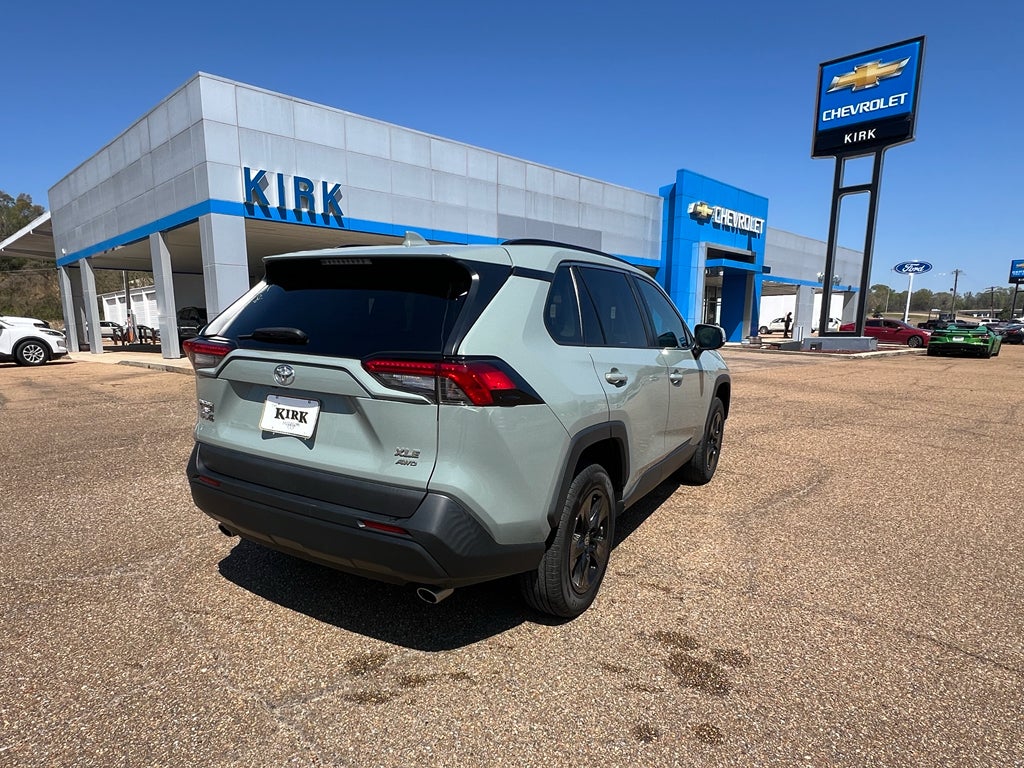 2022 Toyota RAV4 XLE