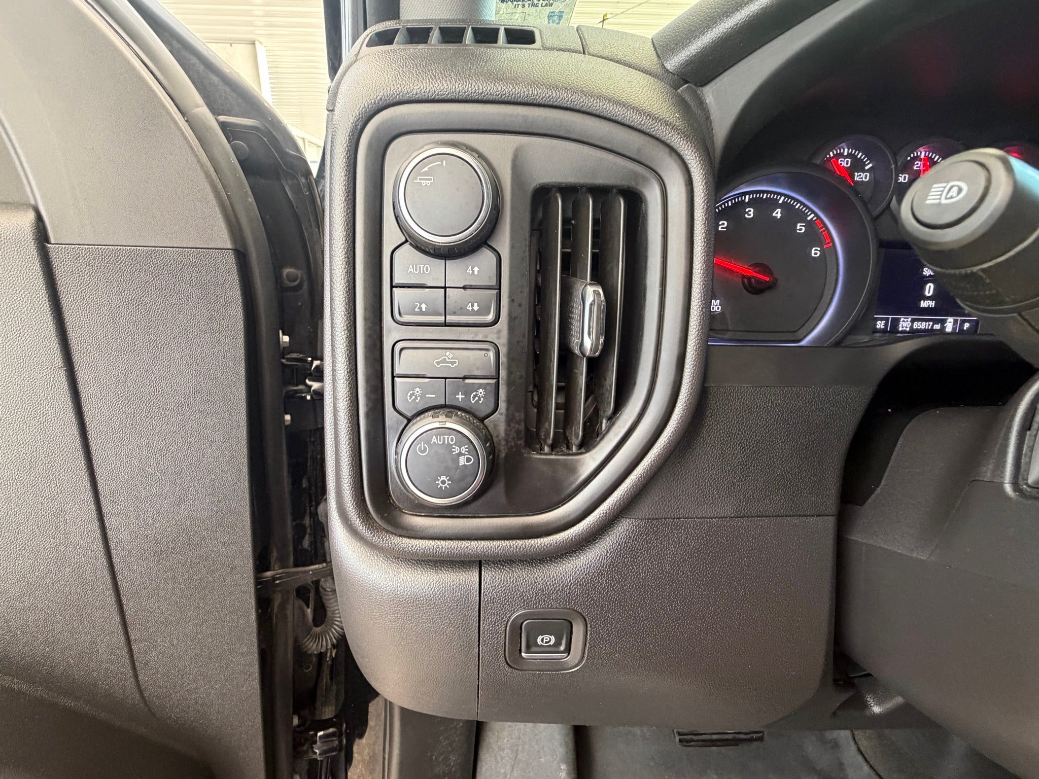 2025 Chevrolet Silverado 1500 Custom Trail Boss