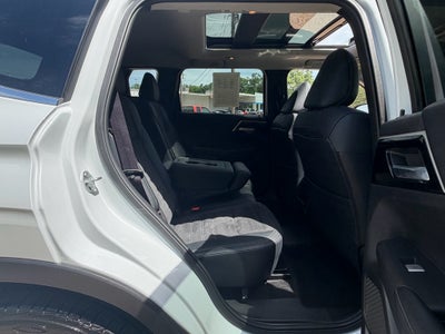 2024 Mitsubishi Outlander Plug-In Hybrid SE