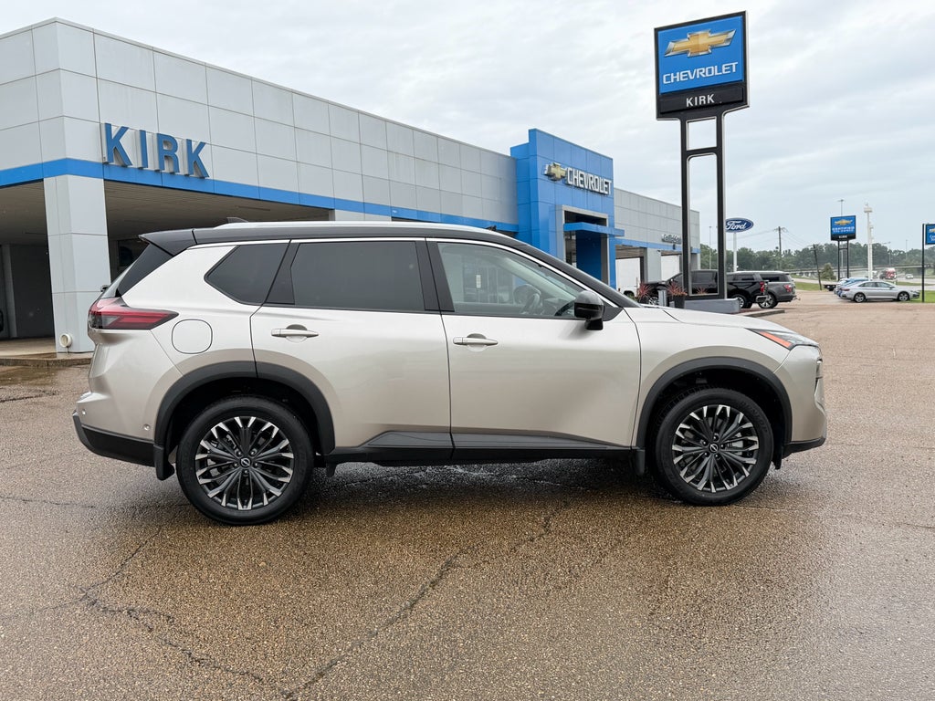 2025 Nissan Rogue SL