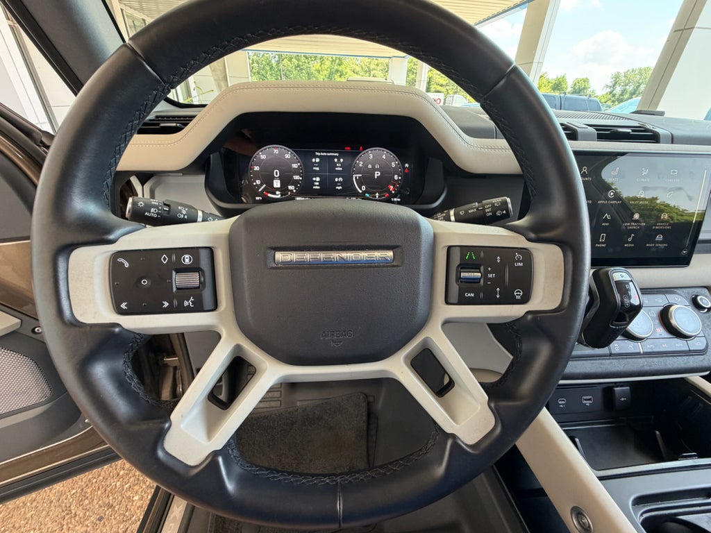 2024 Land Rover Defender X-Dynamic SE
