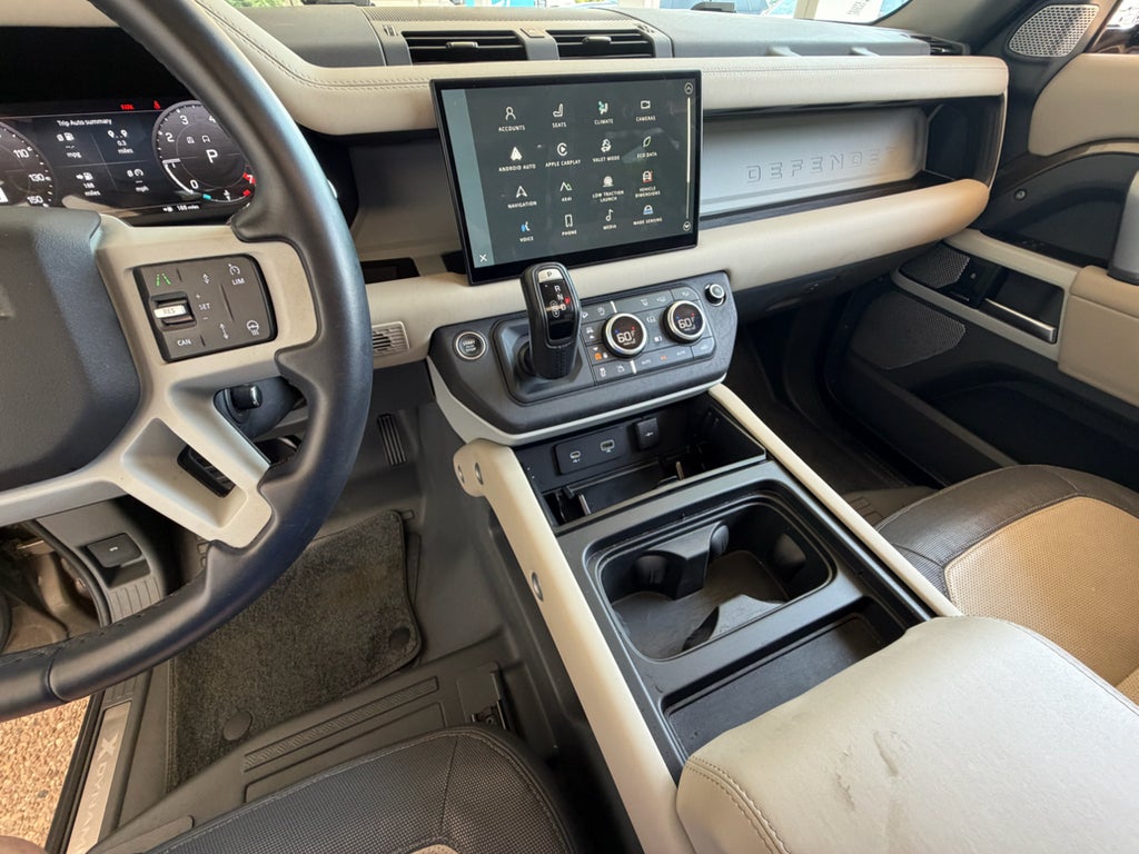 2024 Land Rover Defender X-Dynamic SE