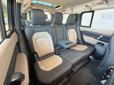2024 Land Rover Defender X-Dynamic SE
