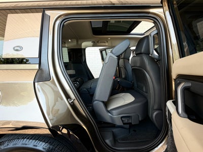 2024 Land Rover Defender X-Dynamic SE