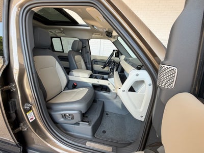 2024 Land Rover Defender X-Dynamic SE