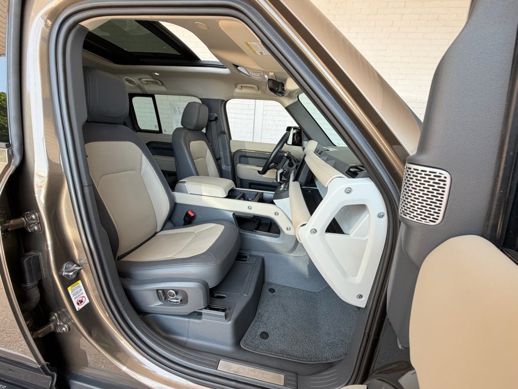 2024 Land Rover Defender X-Dynamic SE