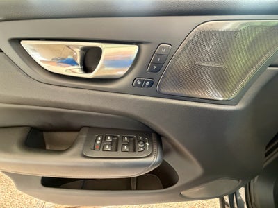 2024 Volvo XC60 Plus Dark Theme