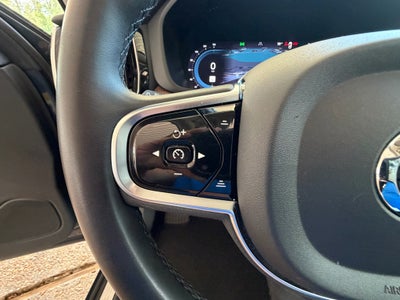 2024 Volvo XC60 Plus Dark Theme