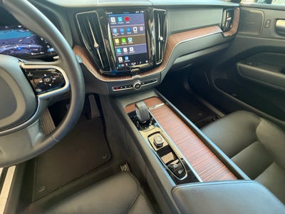 2024 Volvo XC60 Plus Dark Theme