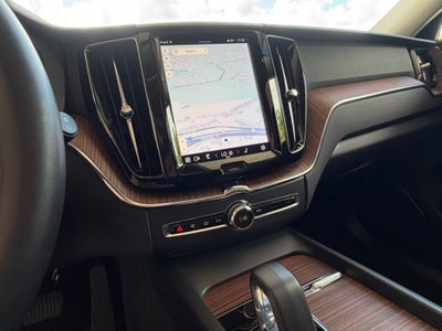 2024 Volvo XC60 Plus Dark Theme