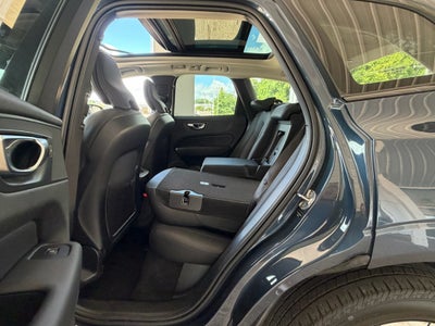 2024 Volvo XC60 Plus Dark Theme