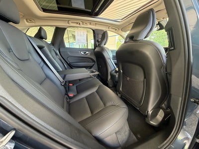 2024 Volvo XC60 Plus Dark Theme