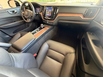 2024 Volvo XC60 Plus Dark Theme