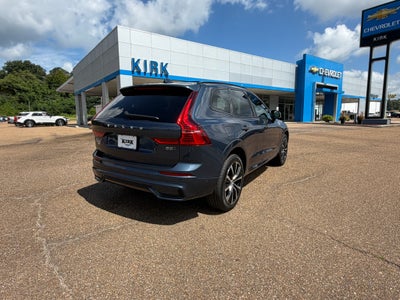 2024 Volvo XC60 Plus Dark Theme
