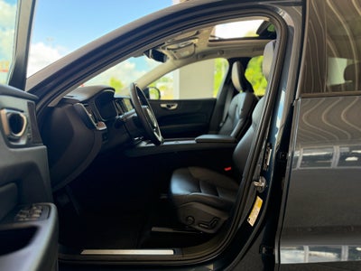 2024 Volvo XC60 Plus Dark Theme
