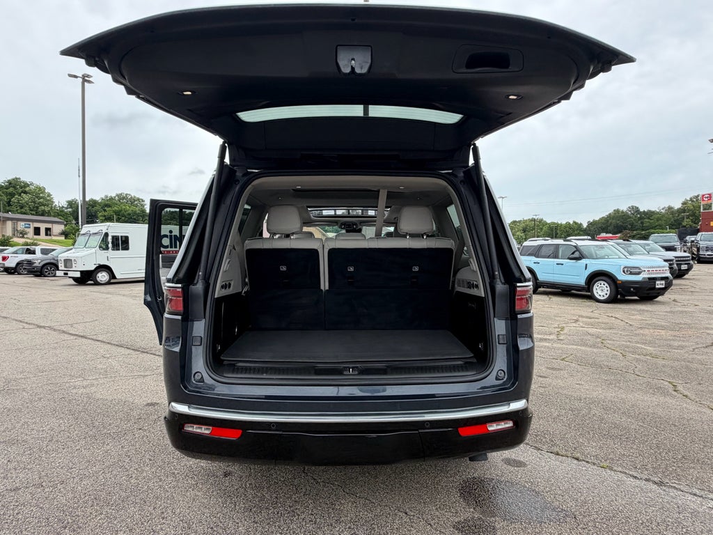 2023 Jeep Wagoneer Series III