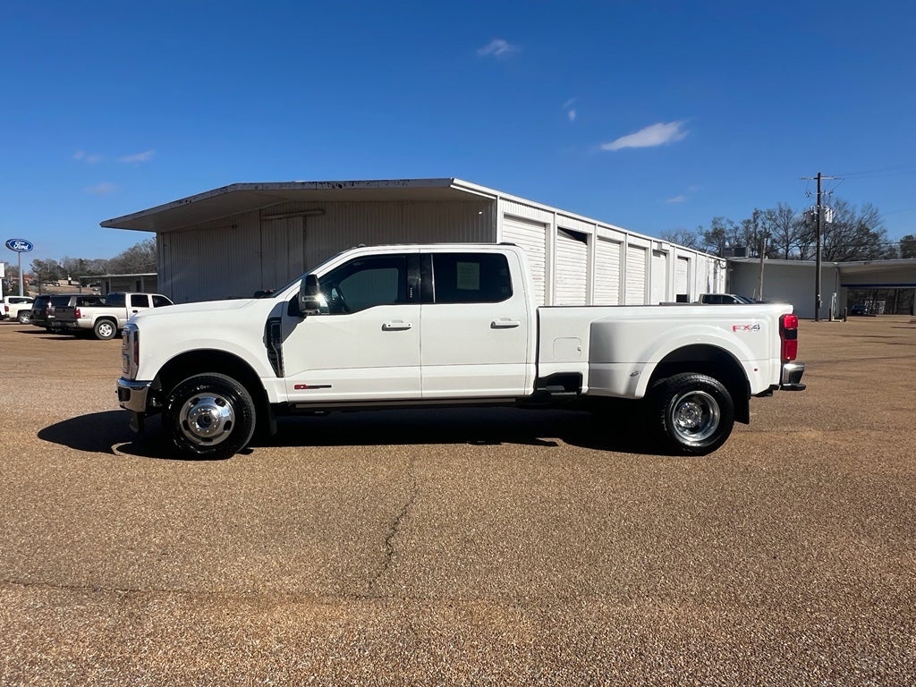 2024 Ford F-350 LARIAT