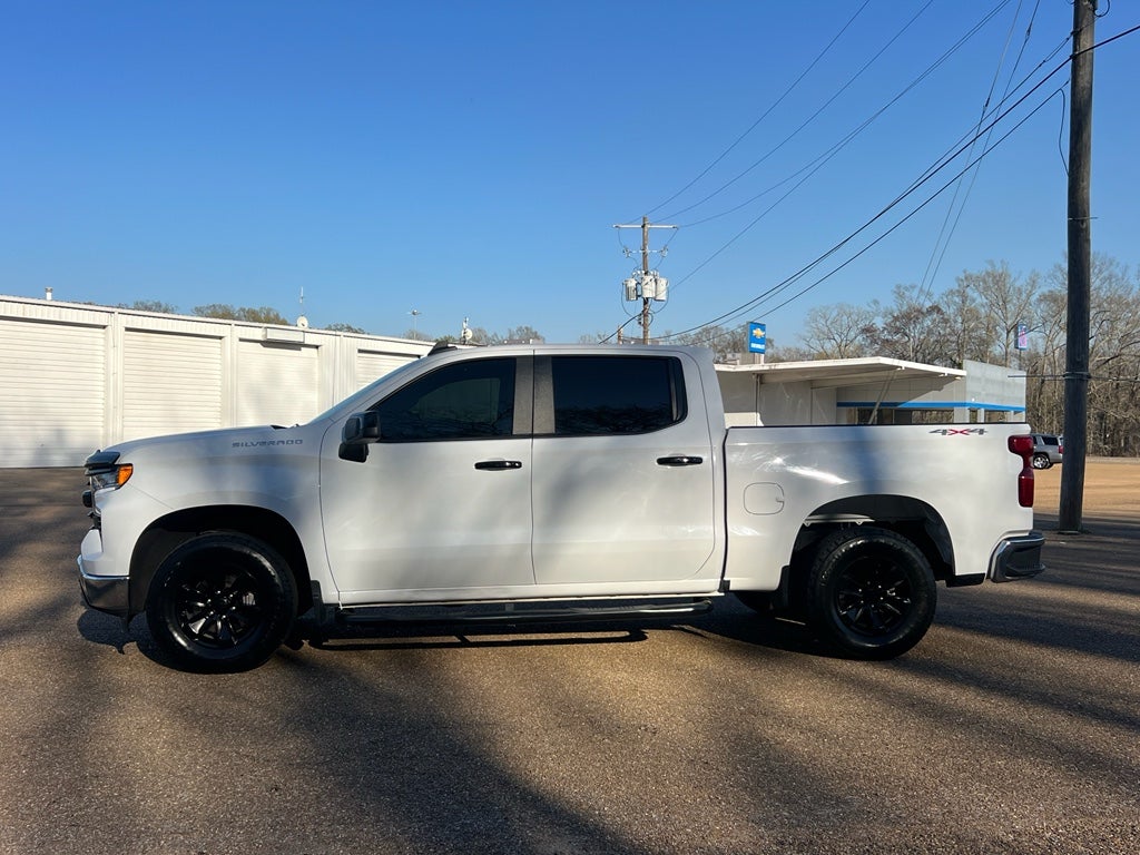 2023 Chevrolet Silverado LT