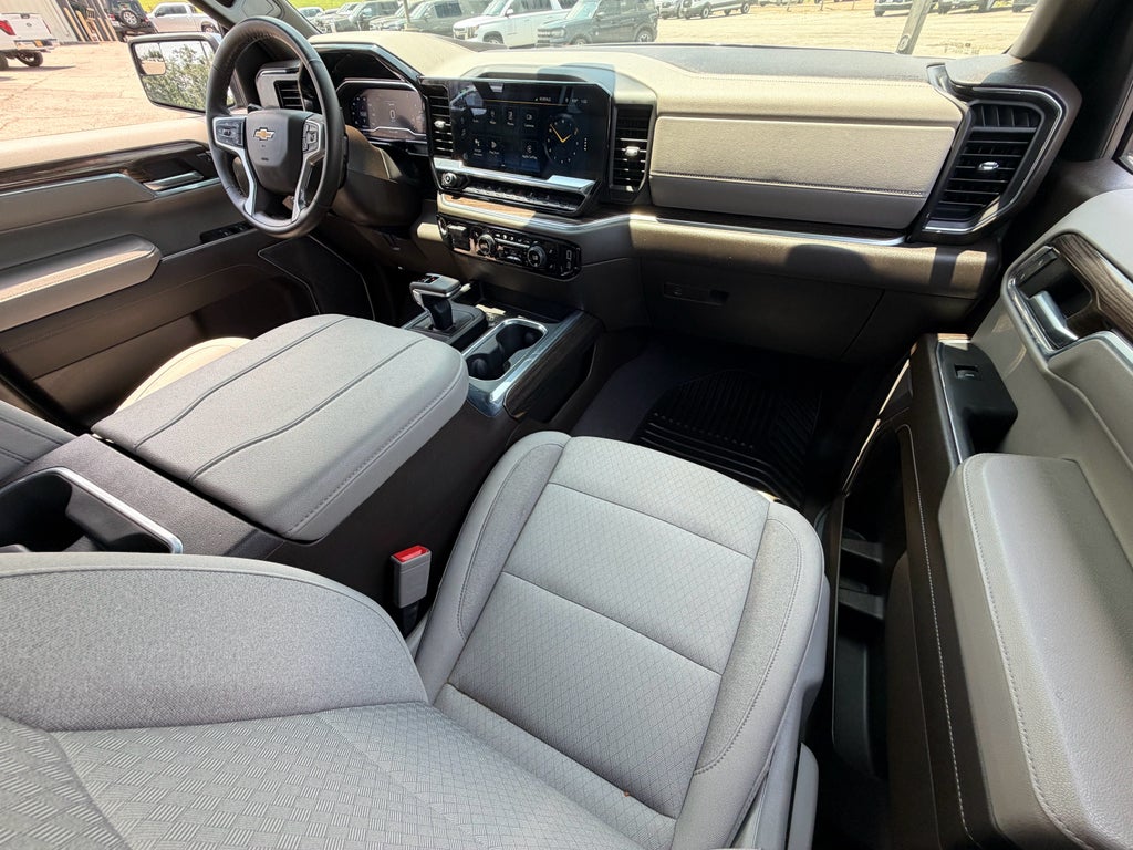 2024 Chevrolet Silverado LT