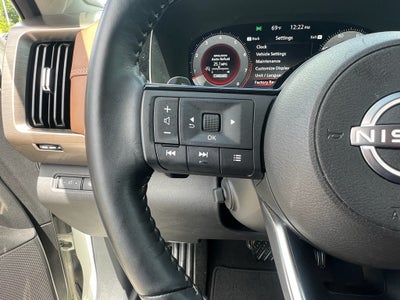 2023 Nissan Pathfinder Platinum