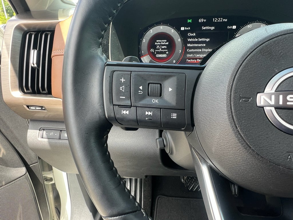 2023 Nissan Pathfinder Platinum