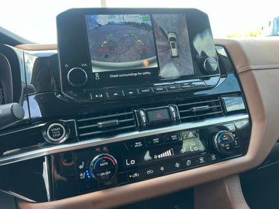 2023 Nissan Pathfinder Platinum