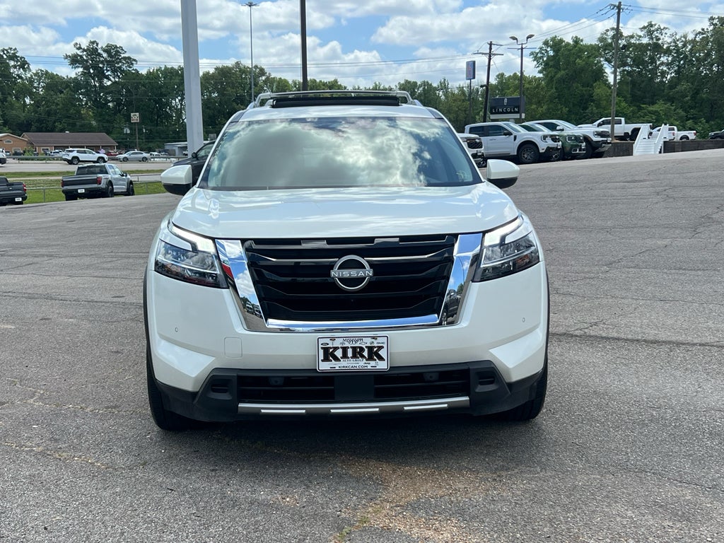 2023 Nissan Pathfinder Platinum