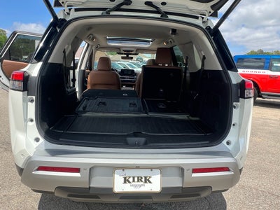 2023 Nissan Pathfinder Platinum