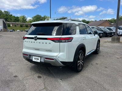 2023 Nissan Pathfinder Platinum