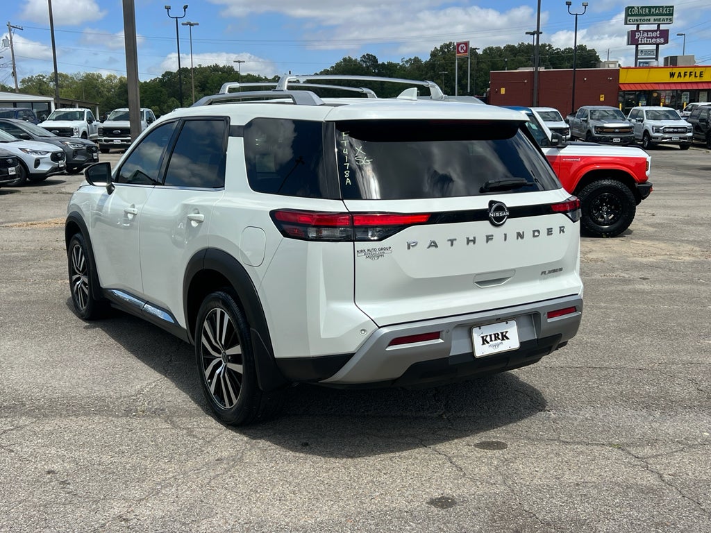 2023 Nissan Pathfinder Platinum