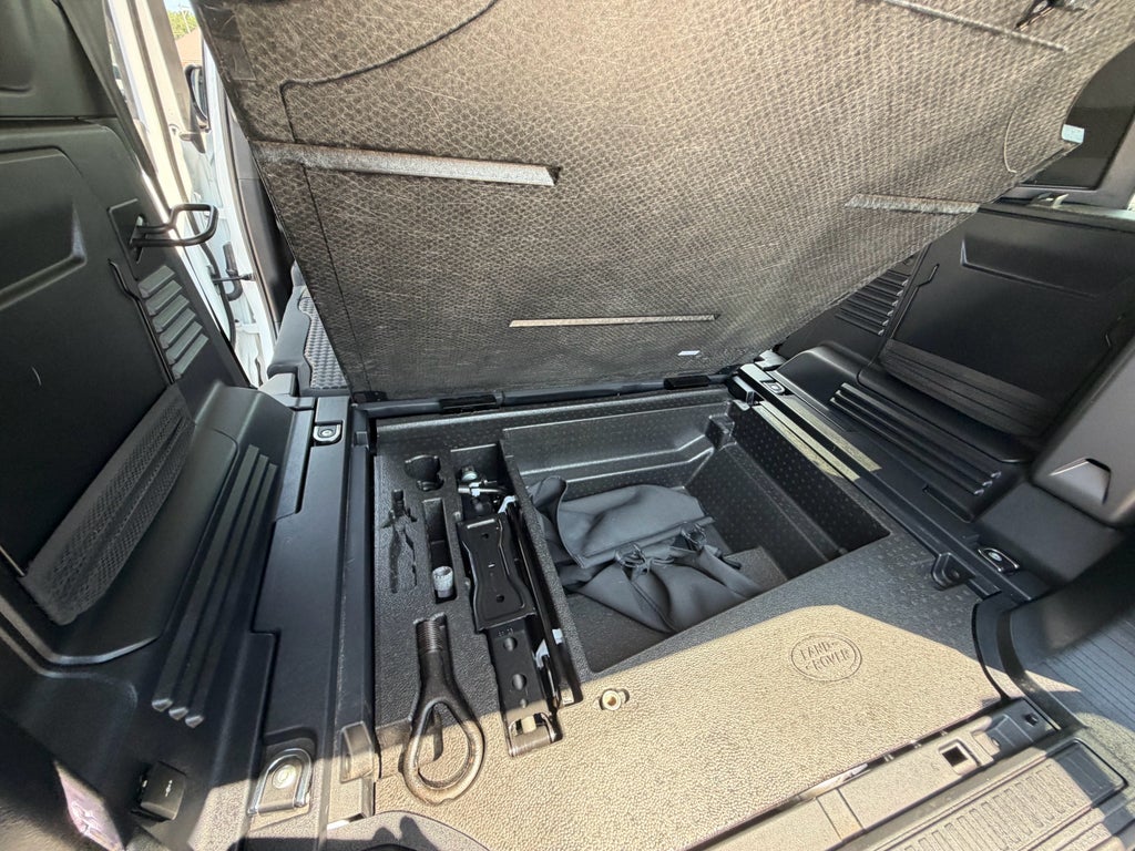 2024 Land Rover Defender 110 S