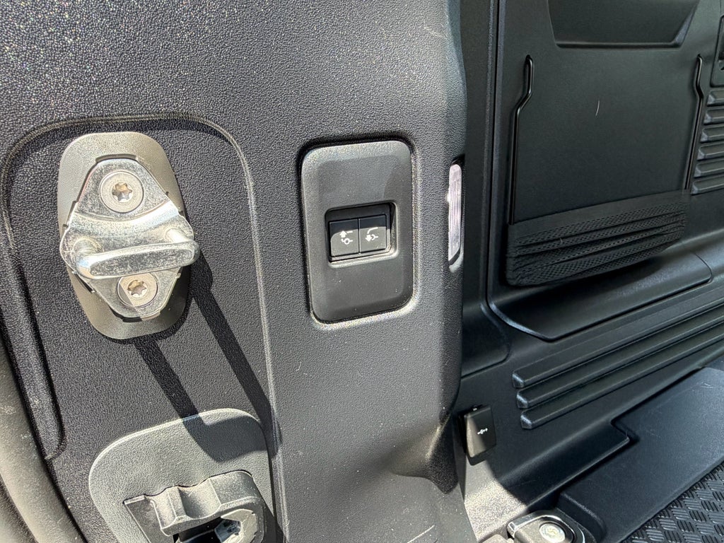 2024 Land Rover Defender 110 S